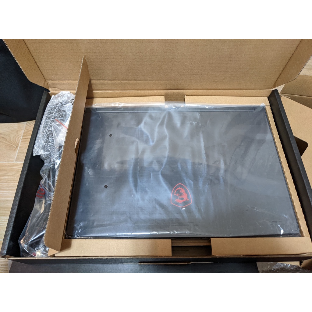 MSI GF65 Thin 10UE-056TW i5-10500H/RTX3060 外觀極新 盒裝完整 (微星電競筆電