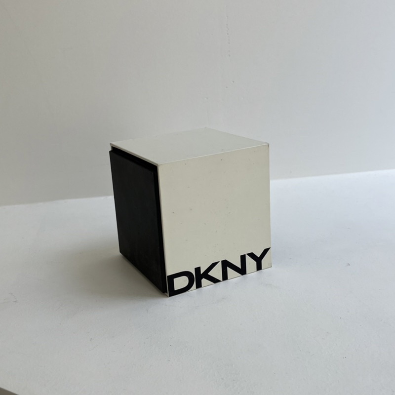 DKNY二手銀色手錶