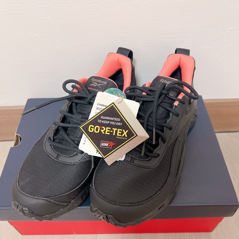 Reebok Gore-Tex 多功能運動鞋