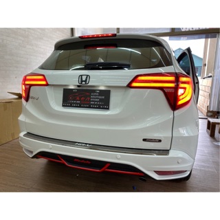 九七八汽車精品 本田 HONDA HRV LED 光柱尾燈 導光尾燈 方向燈 流水跑馬 LED 倒車燈 !