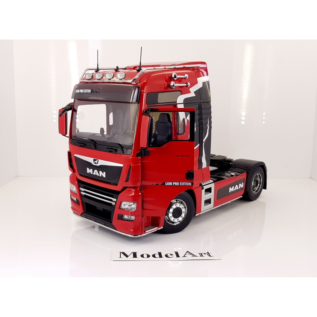 【模型車藝】1:18 Premium ClassiXXs MAN TGX XXL Lion Pro Edition卡車頭