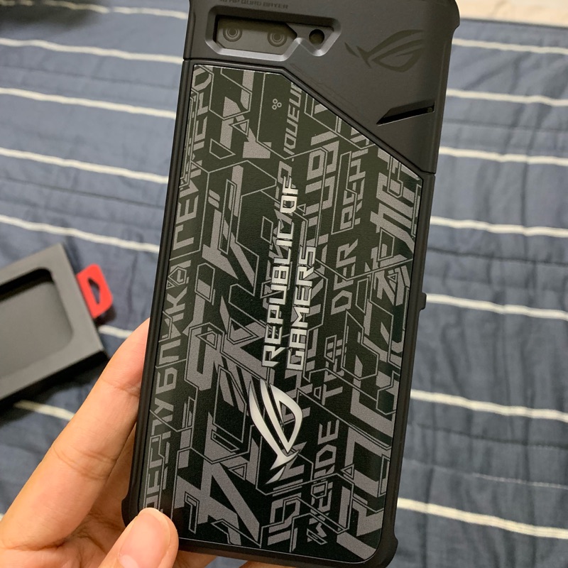 (二手）Asus ROG PHONE 2 / 炫光智慧保護殼