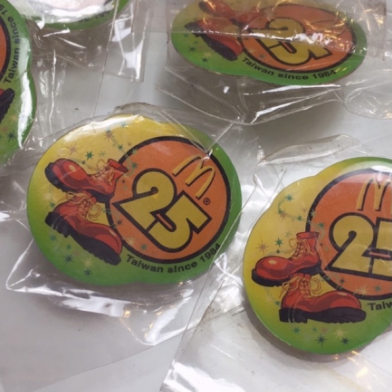 收藏釋出🍔麥當勞絕版限量pin25週年1984徽章Pins 🍔限量麥當勞25周年徽章