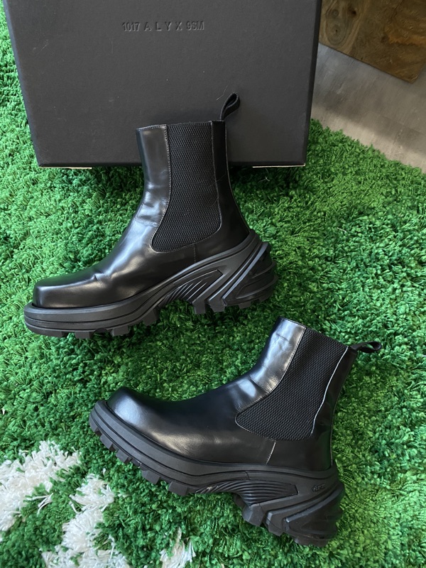 1017 alyx 9sm chelsea boot with removable vibram sole
