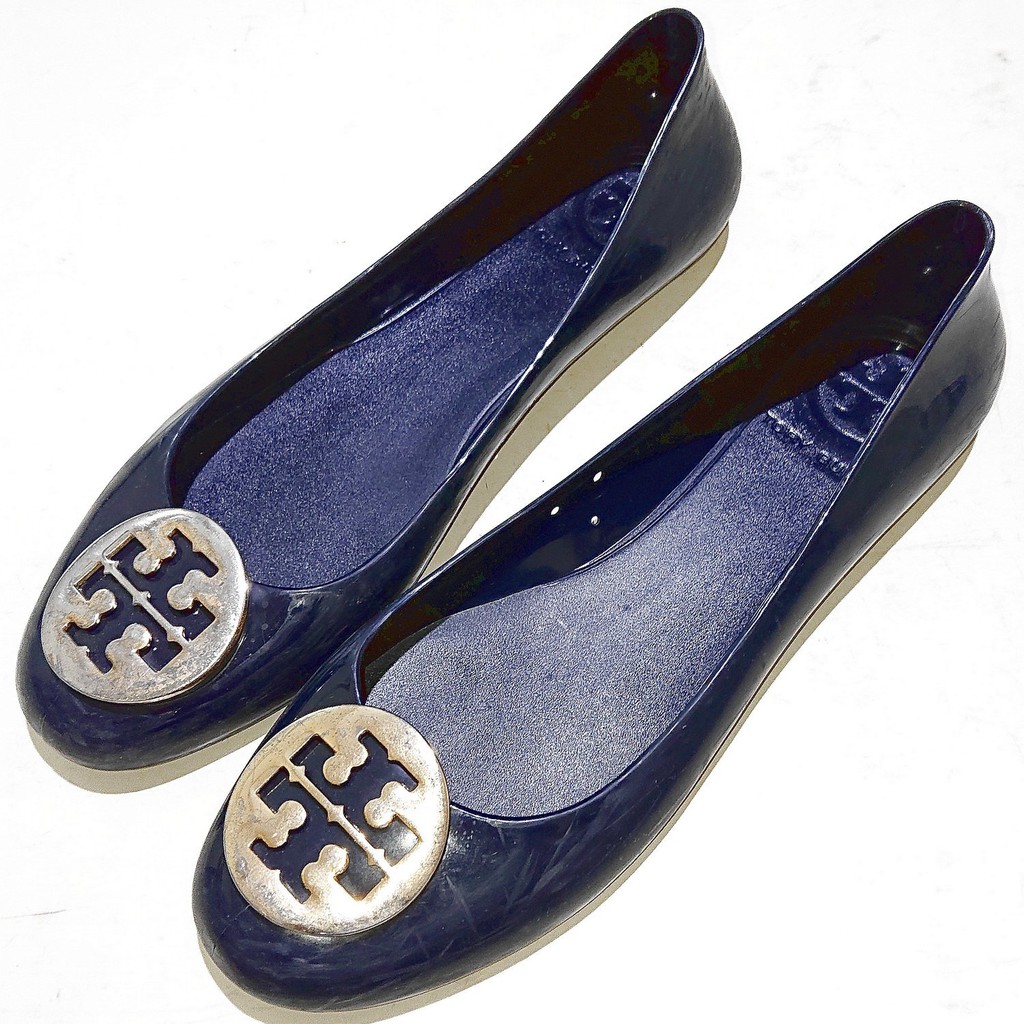 二手tory Burch 時尚性感百搭款經典金屬盾牌平底鞋膠鞋包鞋大腳大碼大尺碼藏青藍色9 5號40 5號 蝦皮購物