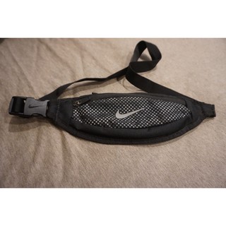 Nike 慢跑腰包/臀包 輕量款 夜間反光安全設計 運動收納包