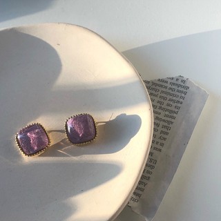 Image of [葡萄成熟時] 復古宮廷方形紫色裂紋寶石古董耳釘（有耳夾）