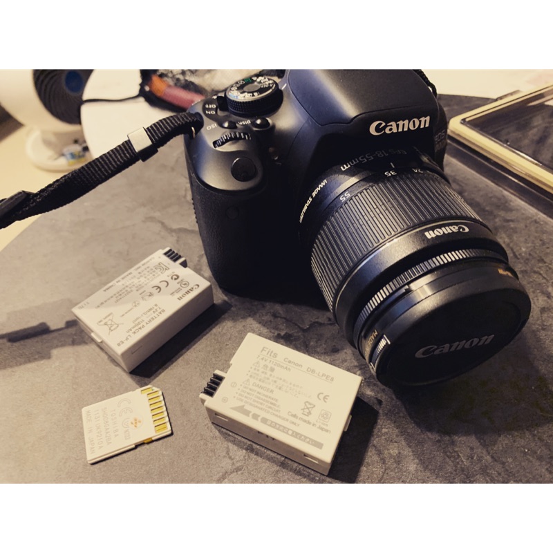 Canon EOS 600D ＋ 18-55mm鏡頭（二手）贈相機包