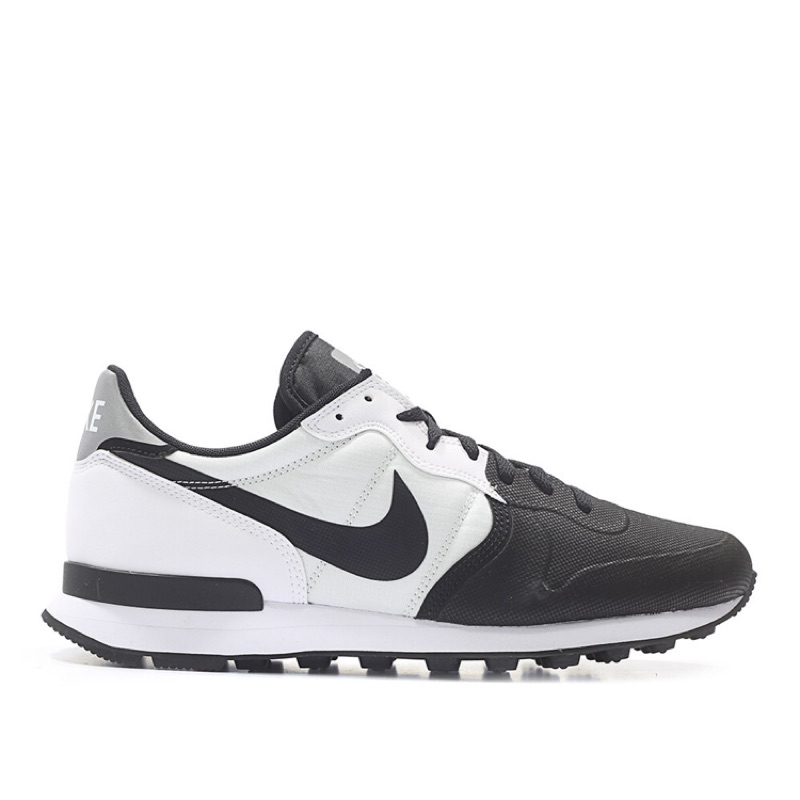 nike premium internationalist