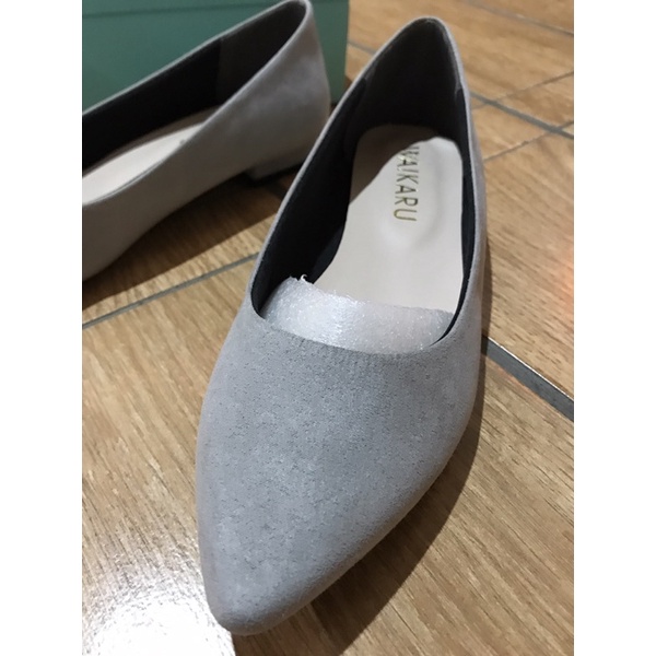 Image of 全新 ORiental TRaffic 灰色尖頭包鞋 #1