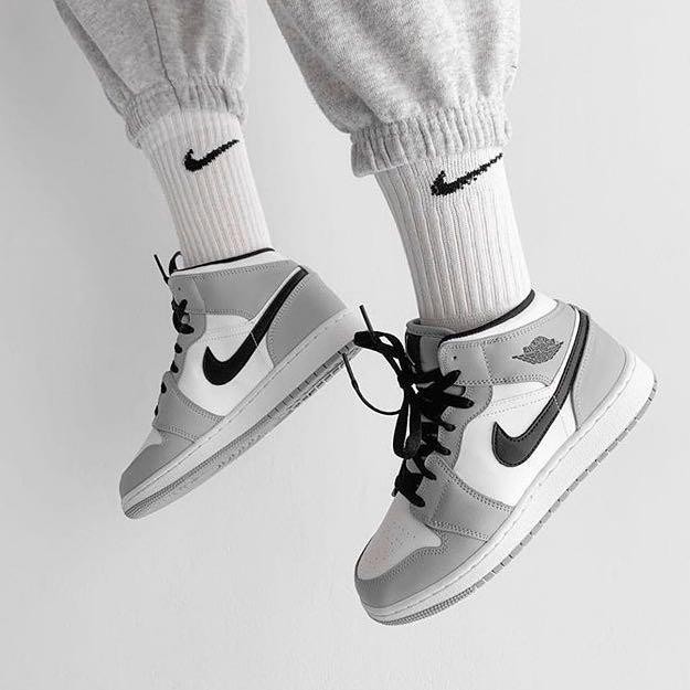 air jordan mid light smoke grey 39 CEGICAP