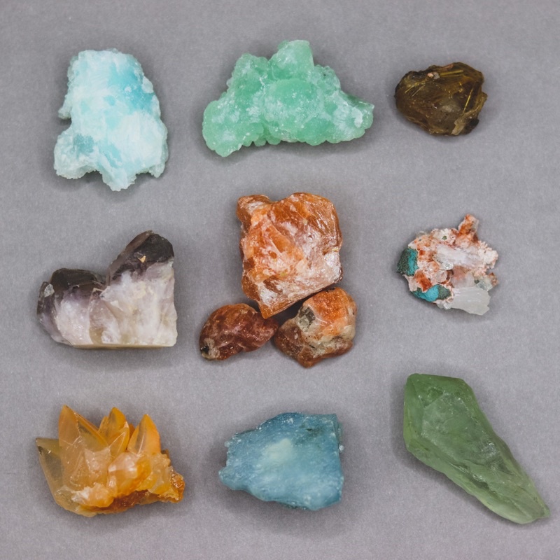 小小原礦專區-藍文石、葡萄石、鈦晶原礦、四川花園、太陽石、粉沸石孔雀石共生、狼牙方解、海藍寶、綠水晶