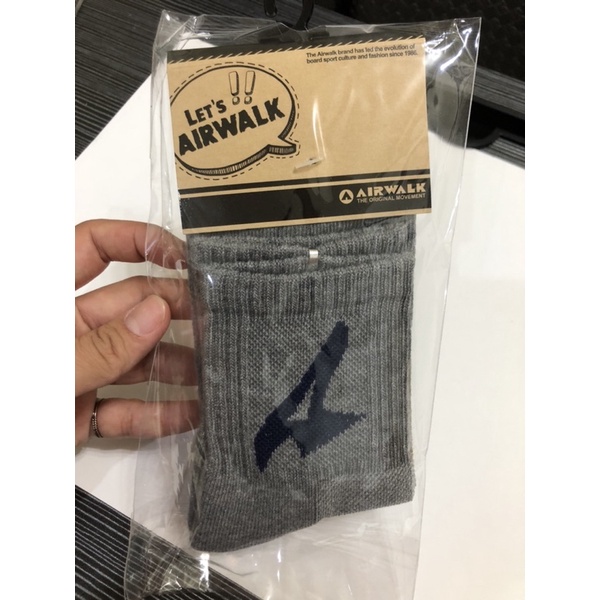 全新襪子 / AIRWALK中筒襪 / 鐵灰色運動襪