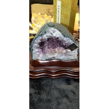 （已結緣）紫水晶【弘一水晶】帶鈦晶 滿天星晶體 金字塔造型 辦公桌首選 紫晶洞