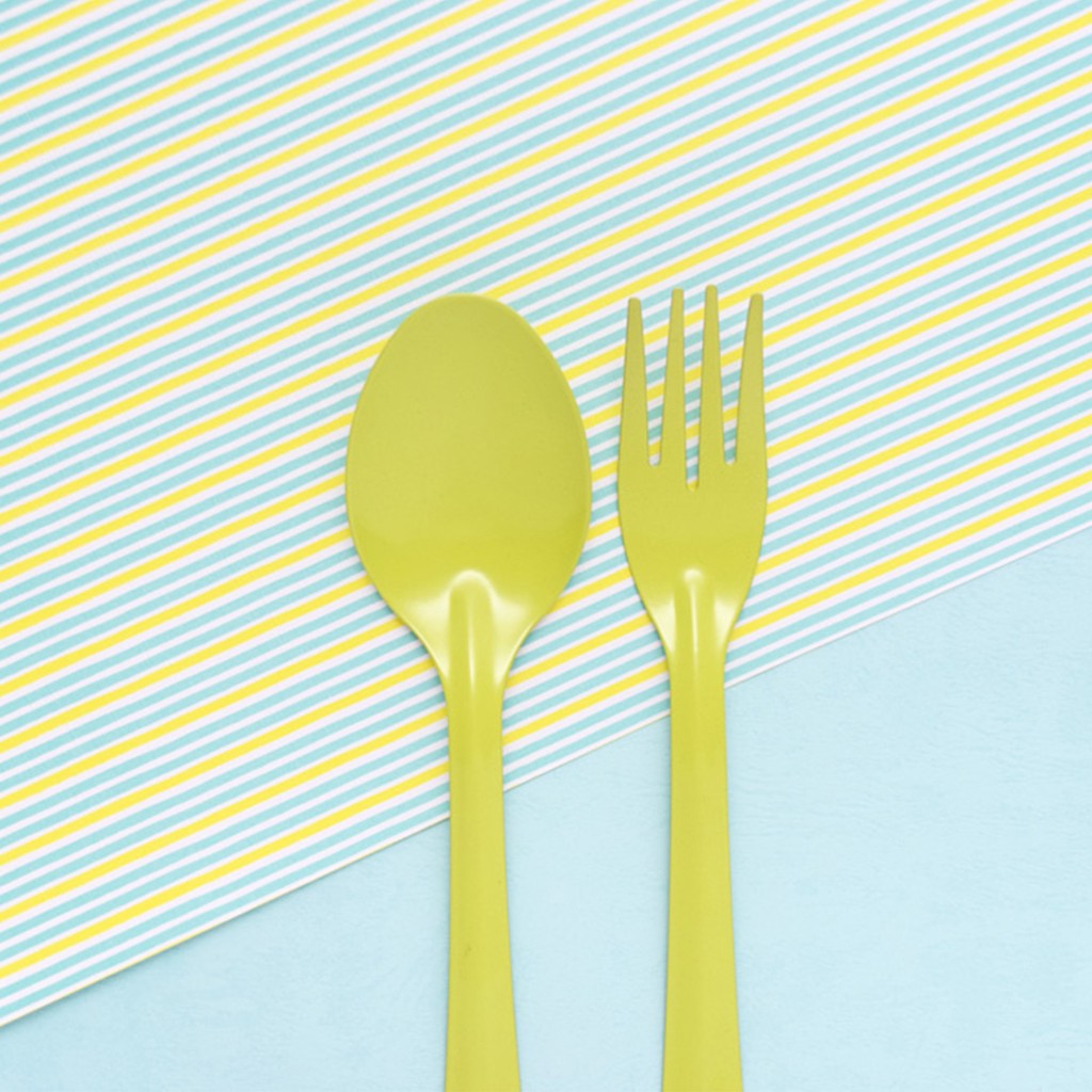【泰國設計師正品–琺瑯湯匙叉子組-黃綠色】泰國製造 不鏽鋼餐具 馬卡龍色環保餐具《GoodGo禮物誌》