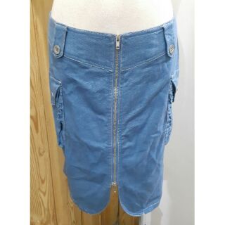 專櫃品牌 藍色拉鍊ㄧ片式兩側綴大口袋造型及膝裙