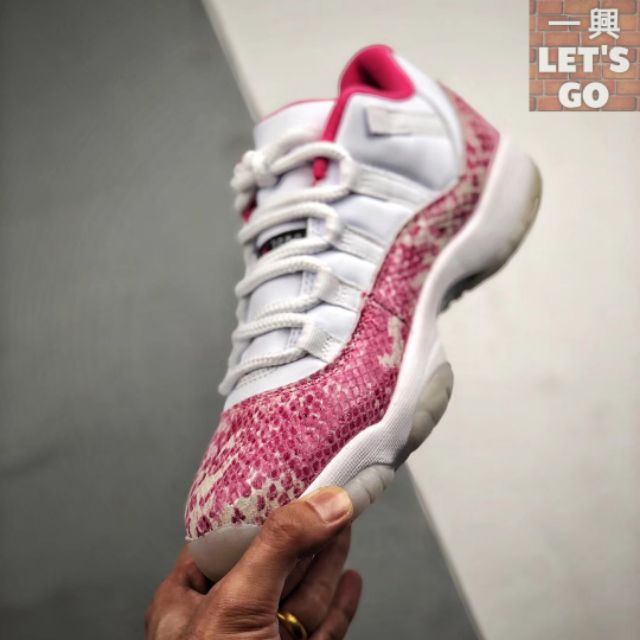 red snakeskin jordan 11