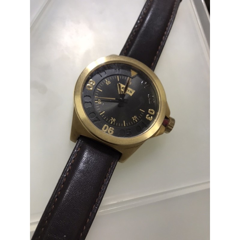 Levi’s金銅色皮製錶帶手錶/二手