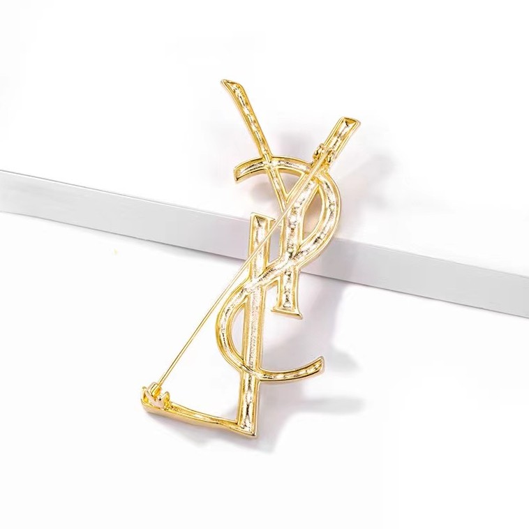 台灣有貨 西装大号ysl聖羅蘭字母胸花胸针高档女21潮配饰奢华气质别针ysl 蝦皮購物