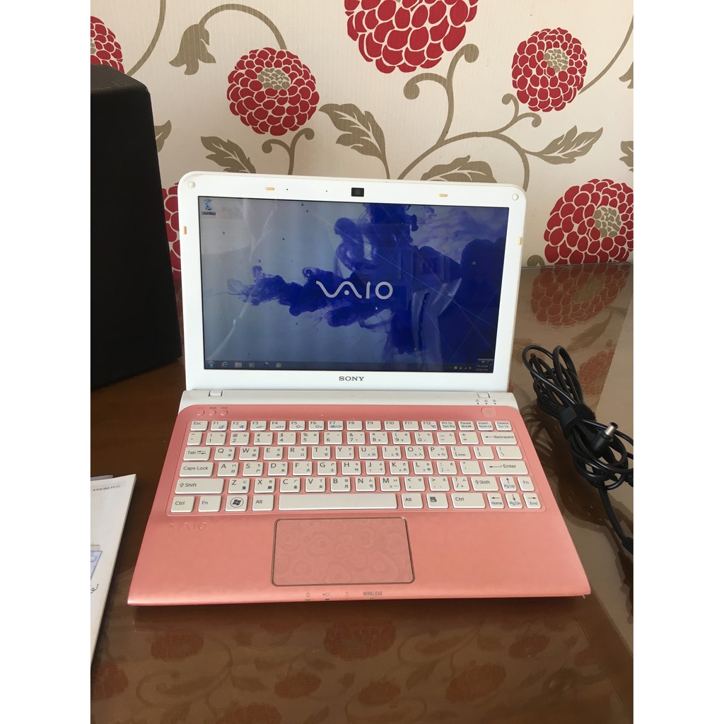 Sony Vaio Sve11119fj P 粉紅色11吋小筆電全機包膜狀況極好九成新附箱kitty防震包 蝦皮購物