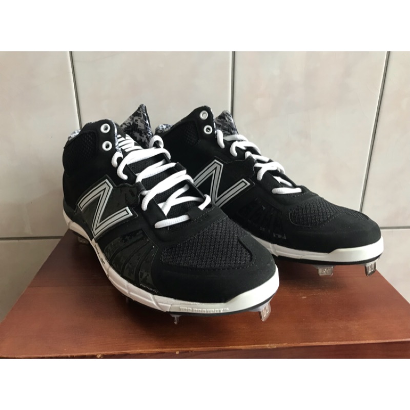 New Balance棒球釘鞋