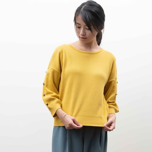 O-LIWAY 台灣製 MIT 細針混綿-七分袖裝飾釦設計針織上衣 oliway