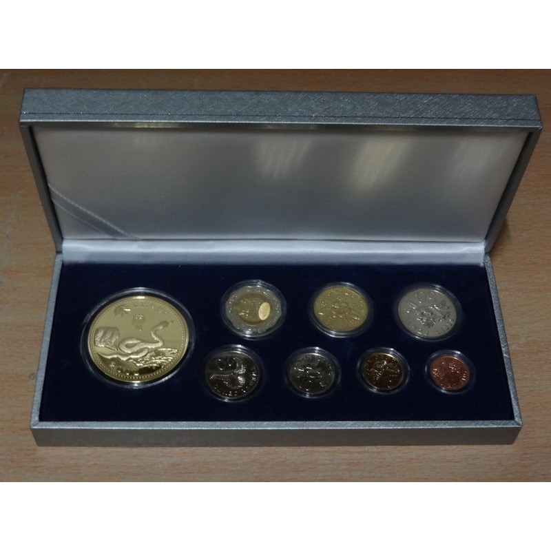 西元2001年新加坡生肖蛇年精鑄年度套幣共8枚一套(全新低價免競標)