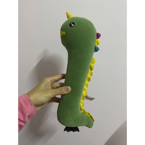 MINISO名創優品 恐龍 按摩槌娃娃 玩偶 布偶 娃娃 綠色恐龍 彈力柔軟按摩捶背部腰部拍打肌肉放鬆