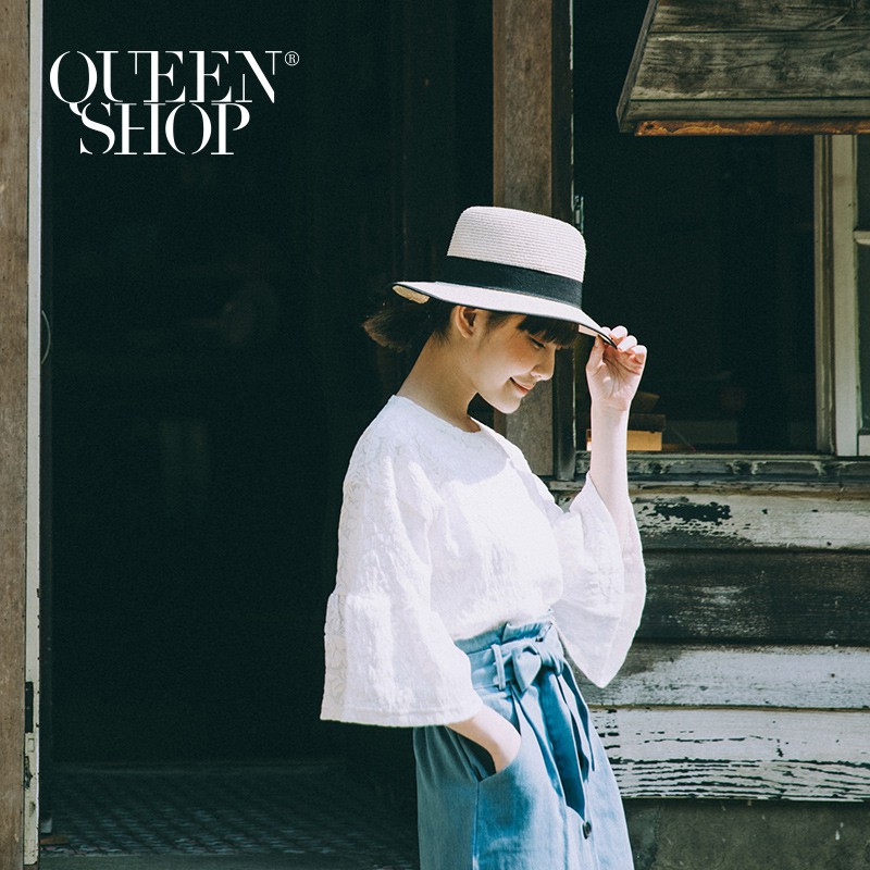 QUEENSHOP【01095812】滿版蕾絲荷葉袖上衣＊預購＊