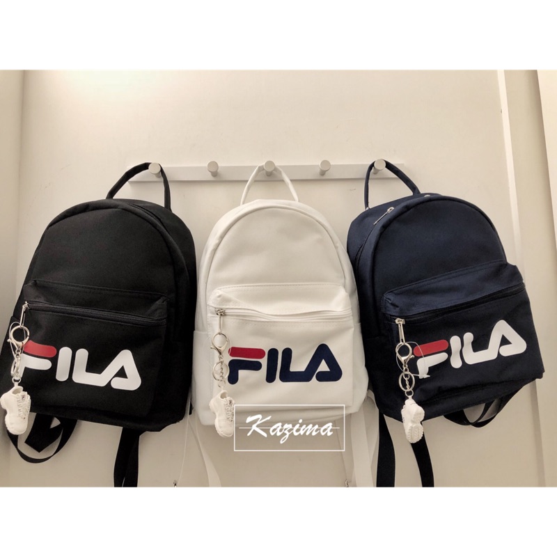 Kazima｜Fila 大 Logo 基本款 後揹包 後背包 小背包 背包 鋸齒鞋吊飾 黑 深藍 白 黑色 白色 書包