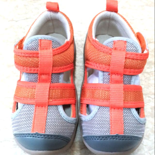 全新combi寶寶機能涼鞋14.5碼