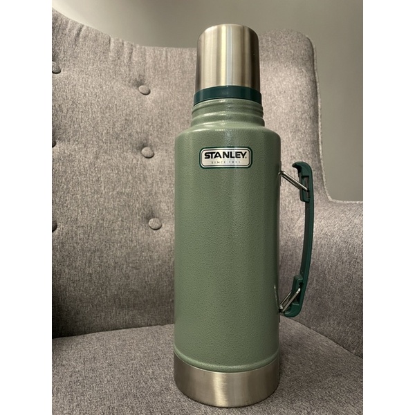 Stanley 登山露營 不鏽鋼真空保溫瓶1.9L 綠色（二手）