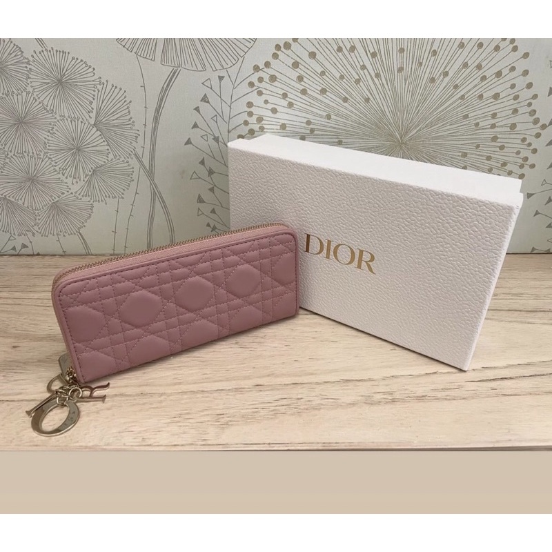 [二手] Dior-日本限定 Lady Dior Voyageur Wallet 復古粉 長夾
