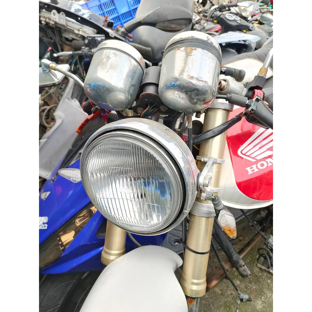 達成拍賣 FZ2 大雙錶1800 原廠玻璃大燈$1600 中古報廢零件均有販售 歡迎詢問