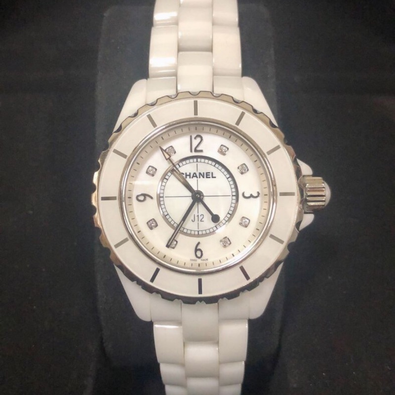 CHANEL  J12 珍珠母貝8鑽 白色陶瓷H2422  33mm手錶