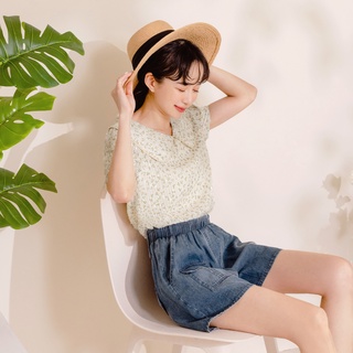 OB嚴選 甜美小花立體紋理亮片娃娃領拋袖上衣 《AB17120》大尺碼/女裝/現貨