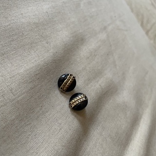 【一元贈品】【ALDO】黑色鍍金造型耳環