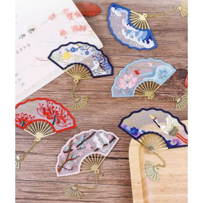 🐟飛魚小舖🐟開發票 刺繡書籤diy材料包書簽禮物初學絲帶繡繡花蘇繡手工自繡透明扇形書籤（五21）
