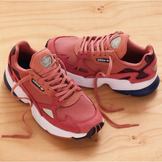 d96700 adidas