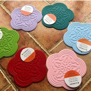 現貨 LE CREUSET 花瓣餐墊 隔熱墊 圓形矽膠墊 鍋墊 20cm直徑