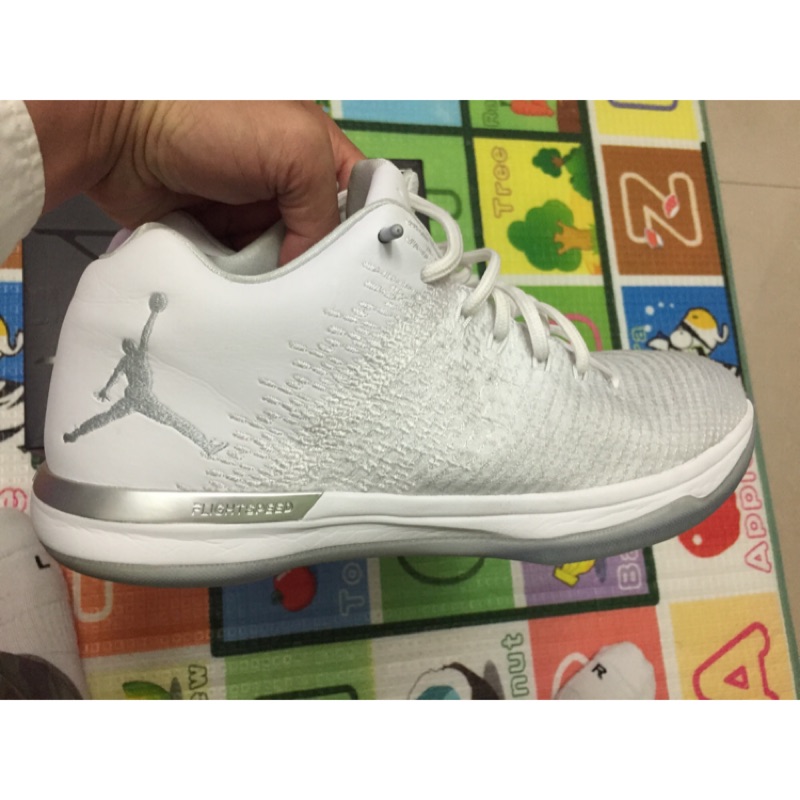 Jordan31 low 白 us10.5