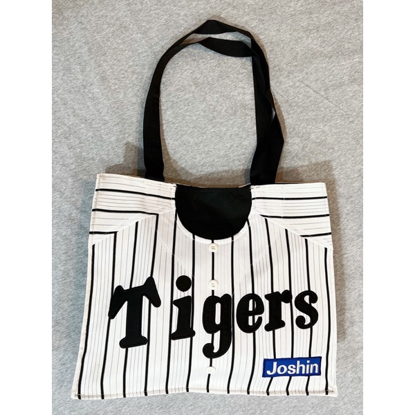 日本職棒 阪神虎隊 球衣造型材質 電繡托特包（內3夾層）