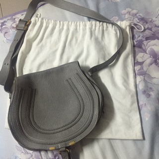 Chloe'可以細問包包狀況