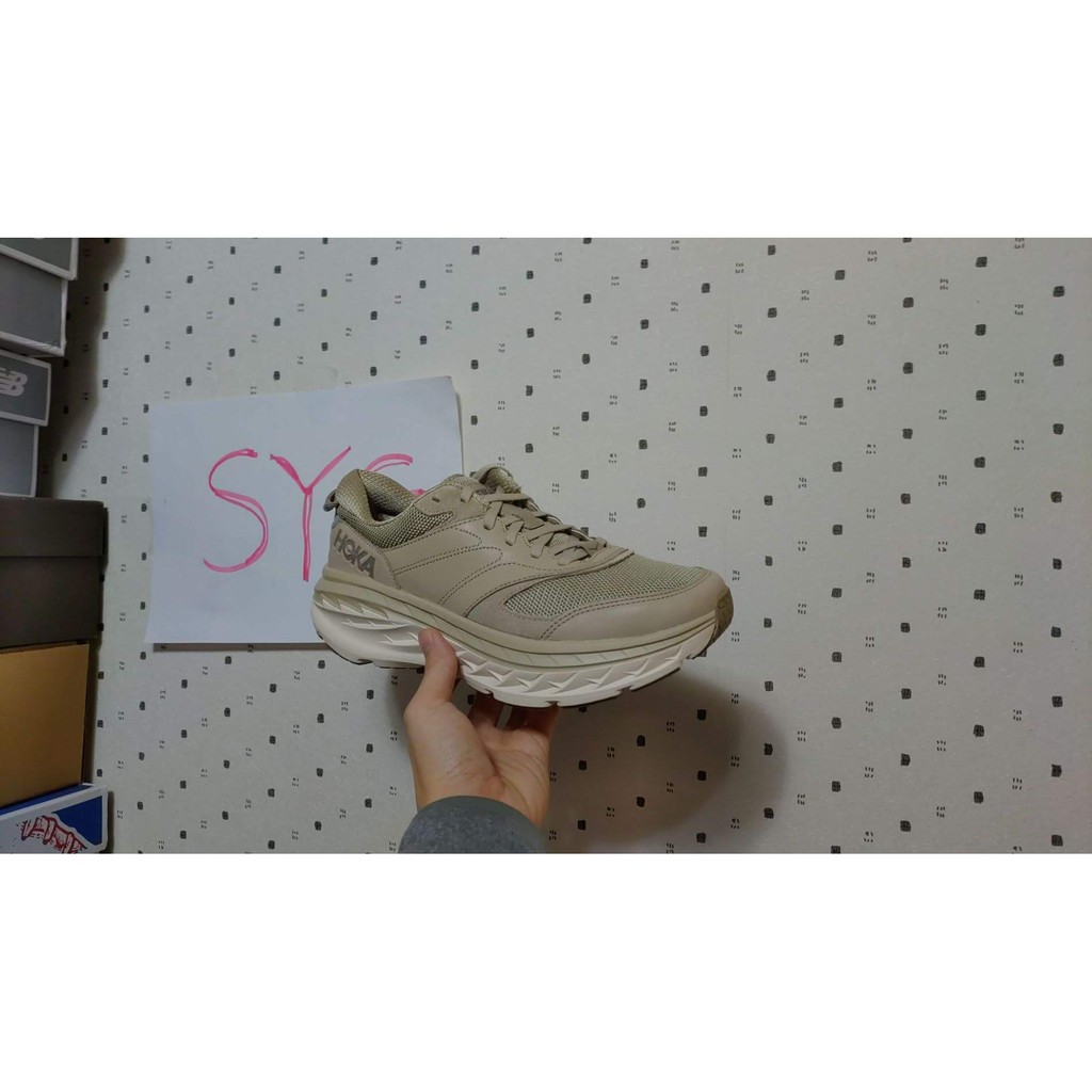 SYG] Hoka one one Bondi L us7.5=25.5cm 沙色超搶手! | 蝦皮購物
