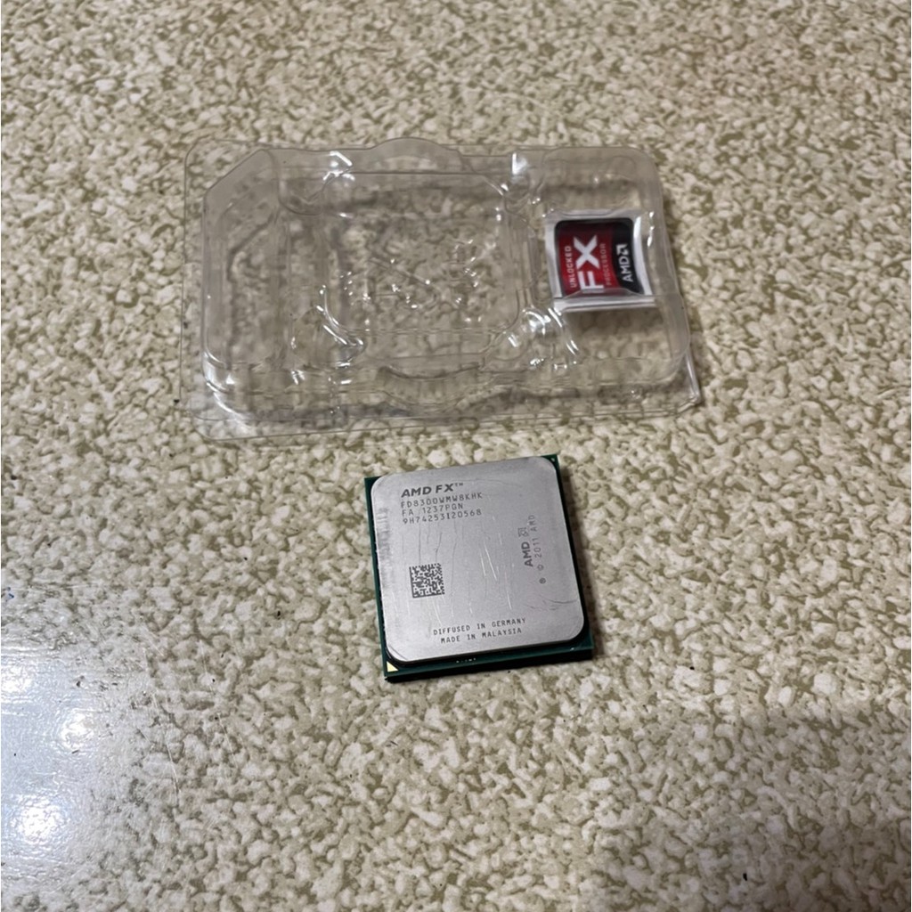 AMD FX 8300  八核心 3.3GHz / 95W 16MB / Turbo 4.2G / 推土機AM3+ /