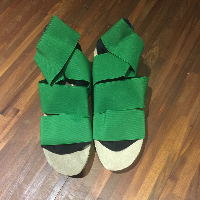 綠色木乃伊涼鞋