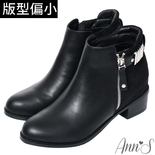 Ann’S拼接主義-銀色掛飾異材質內增高粗跟短靴4cm-黑(版型偏小)