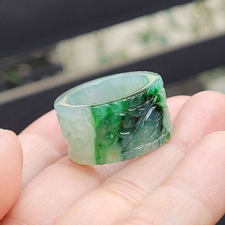 嗨，寶貝銀飾珠寶* 緬甸玉A貨 翡翠飾品☆保證A貨 放光冰種飄花 辣綠翡翠 巧雕戒指 版指☆22