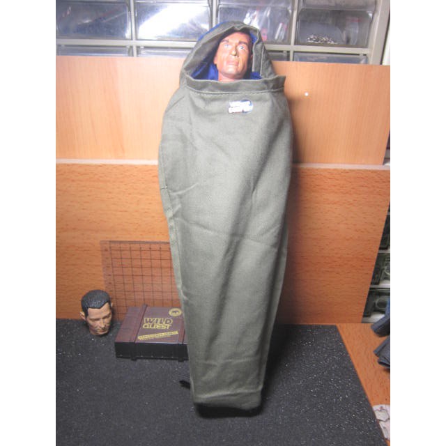 RJ9休閒裝備 登山露營1/6行軍睡袋一個(12吋人偶搭配用) mini模型
