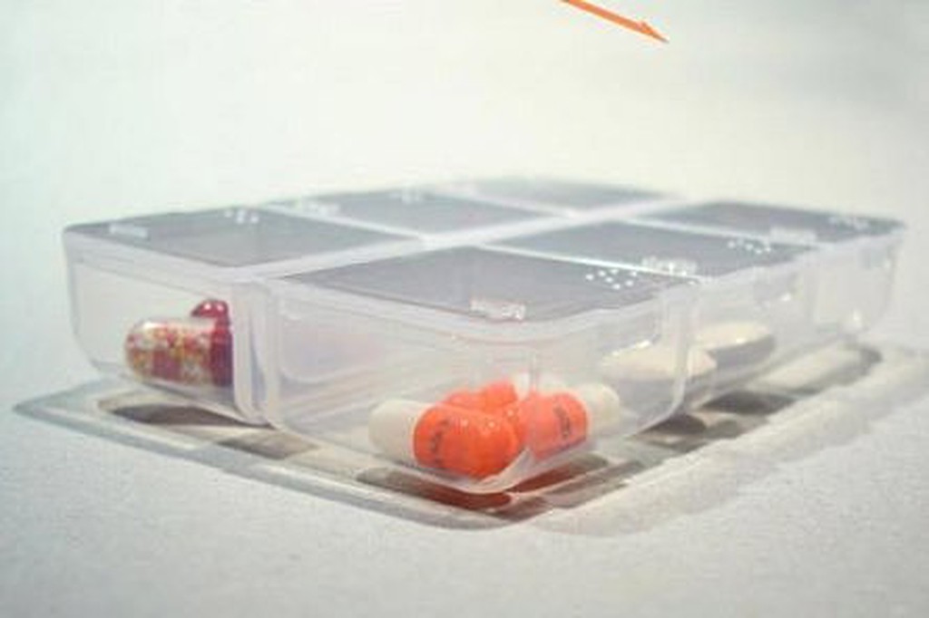 【小七】六格透明塑膠收納盒 可擕式藥盒 透明藥盒 格格分離 六格透明盒 19元